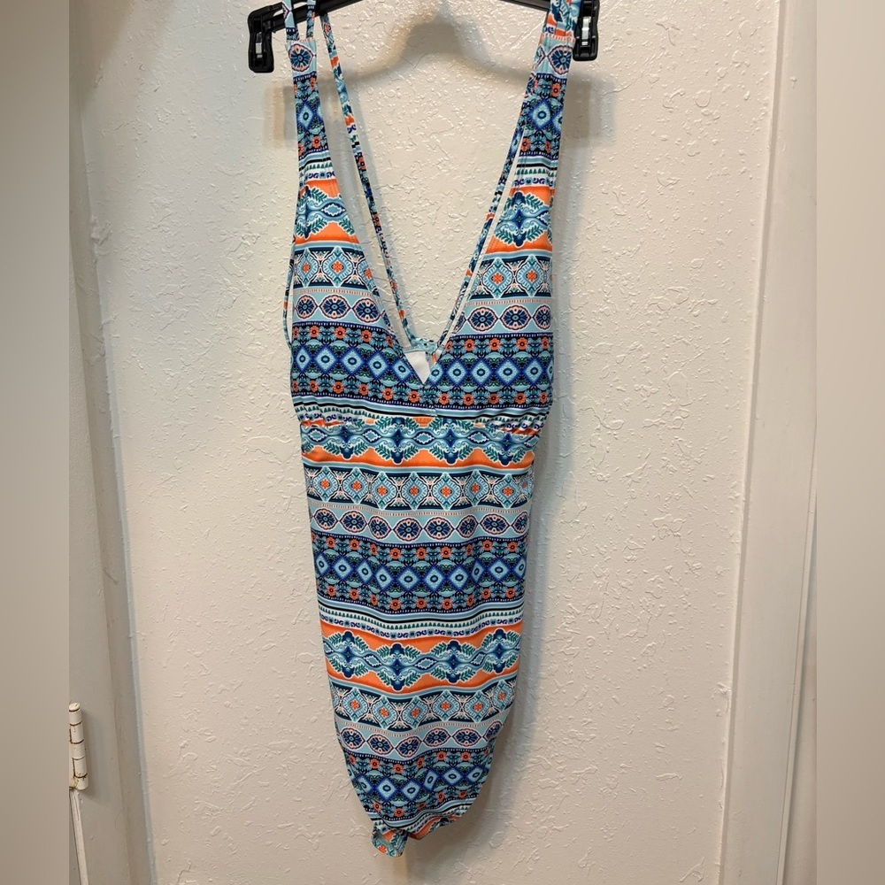 Liz Claiborne Plus Size Womens Geo Linear One Piece Swimsuit Size 14
